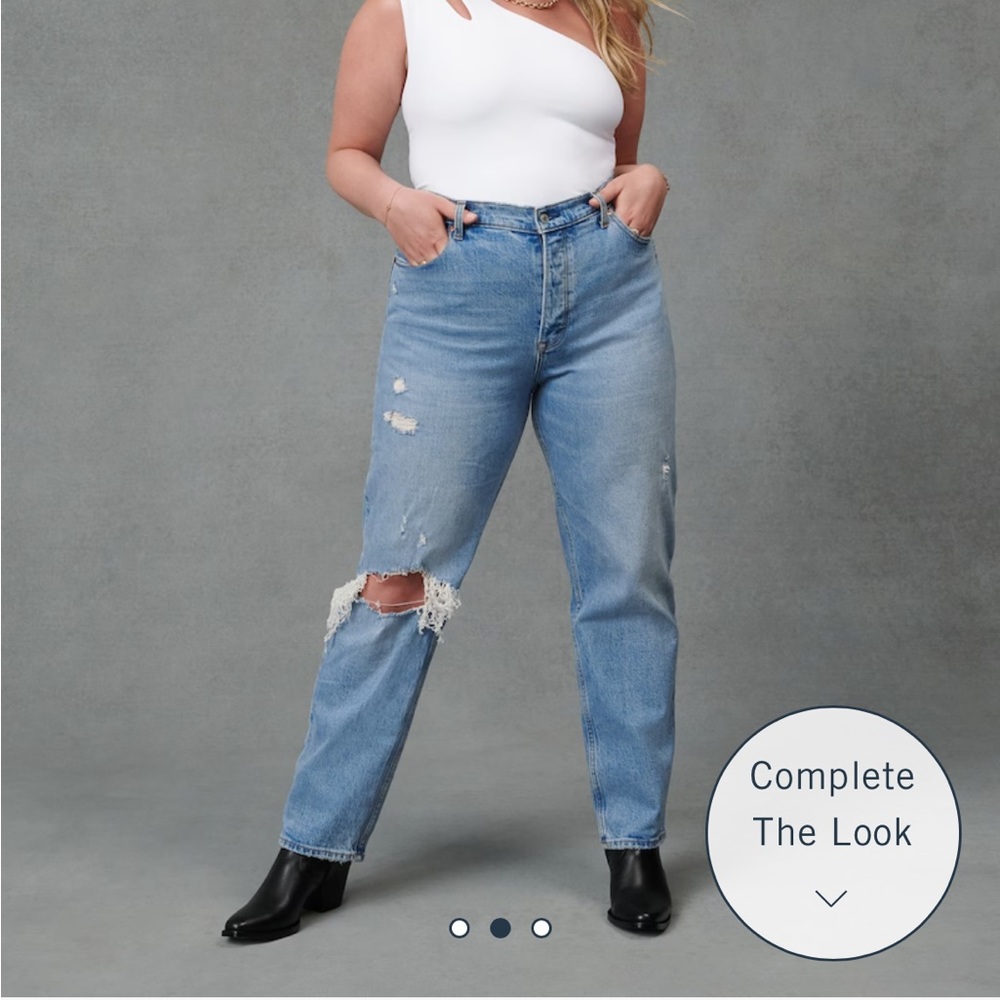 NWT Abercrombie curve love high rise dad jean in light destroy   Size 28